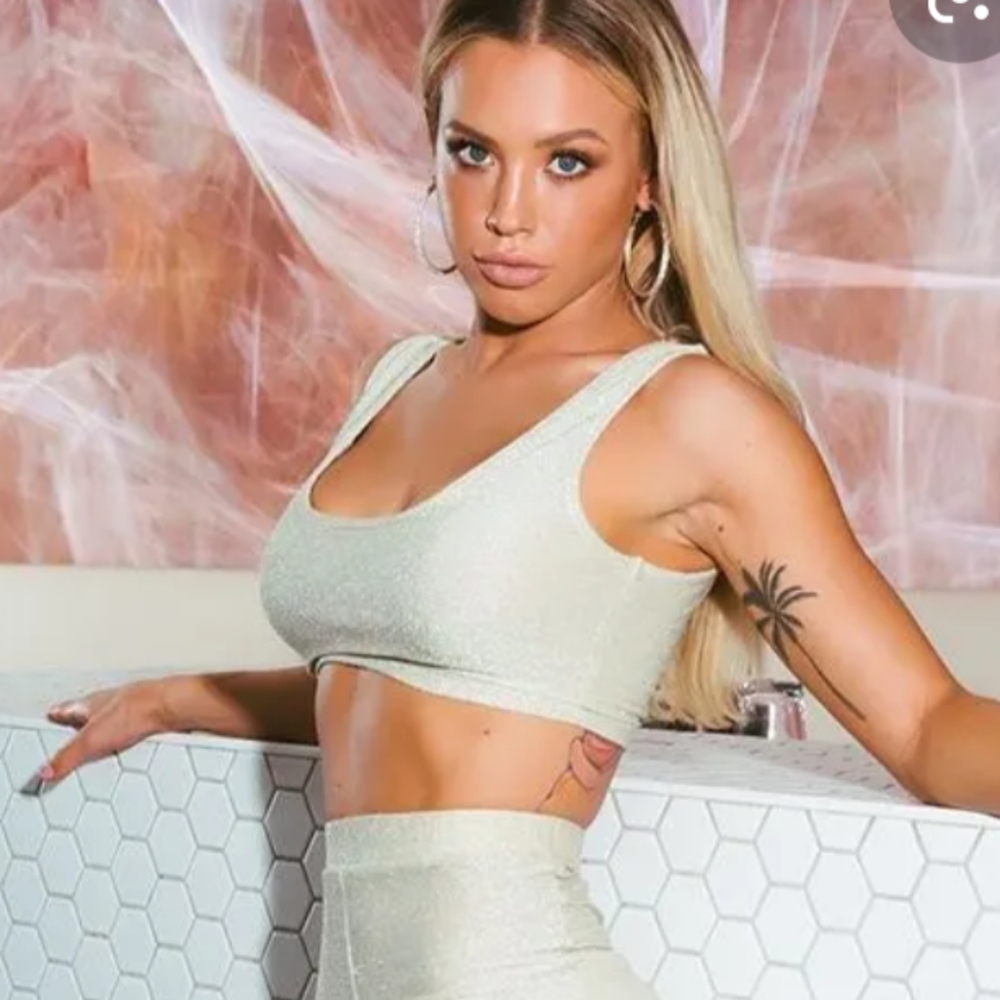 TAMMY HEMBROW GLITTER CROP